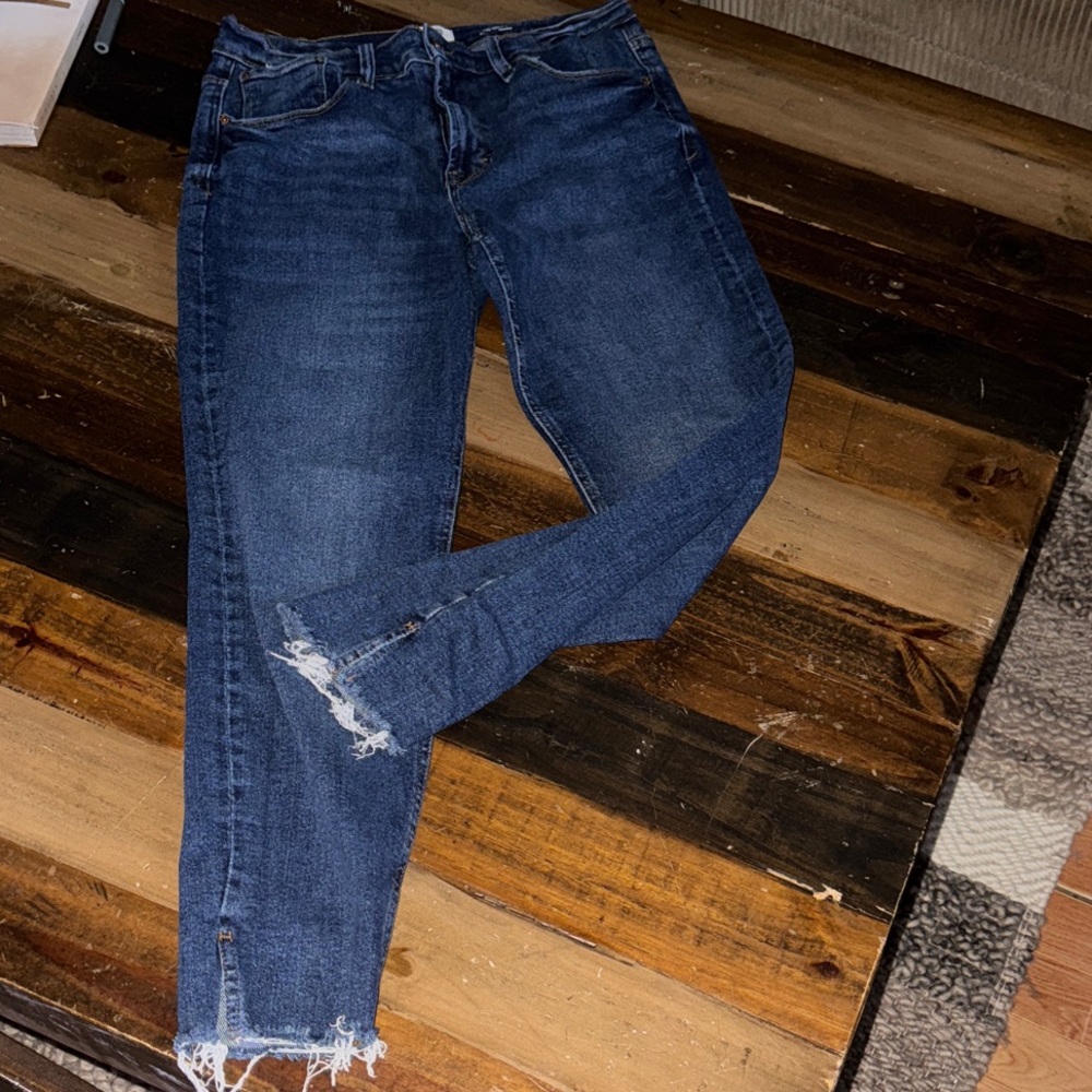 Kensie Midnight Blue Frayed Hem Cropped Jeans
